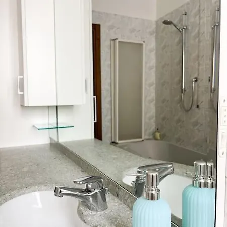 Airport+train Station+center Cozy City Loft Apartment *